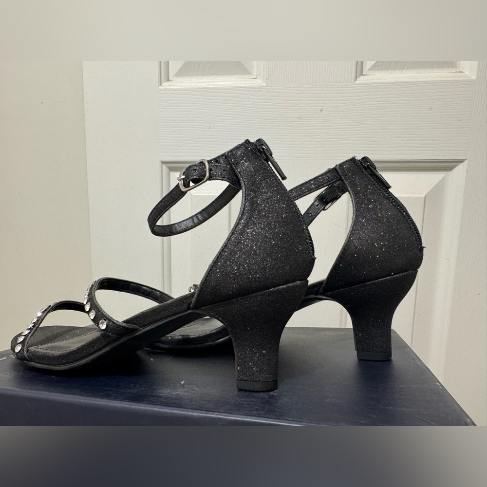 Steve Madden. Size 5 Girls. Black glitter heels. Gently used.